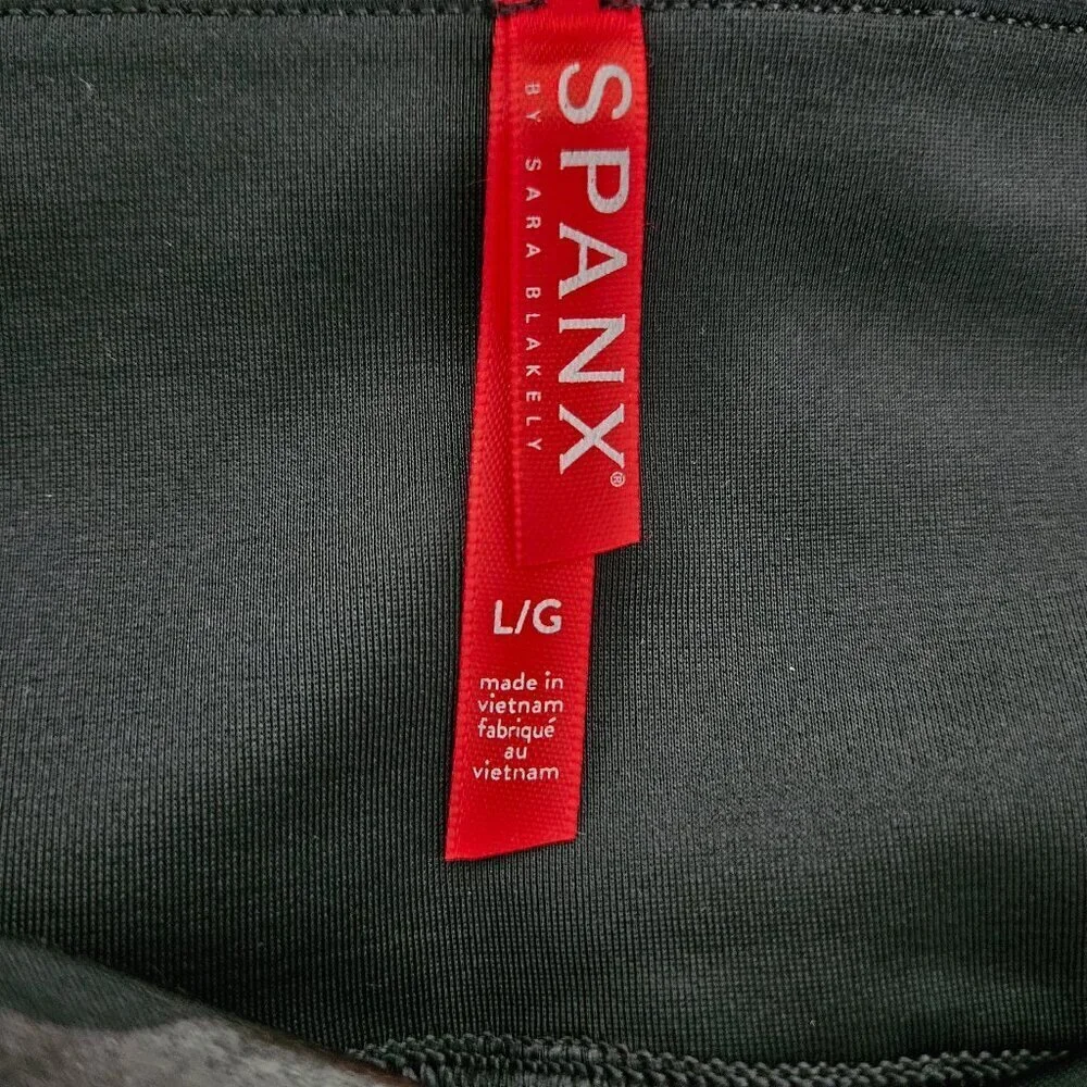 SPANX Faux Leather Camo Legging Matte Black Camo Print L 20185R - Picture 8 of 11